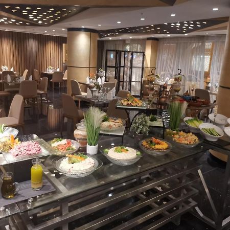 Grand Plaza Hotel - Takhasosi Эр-Рияд Экстерьер фото