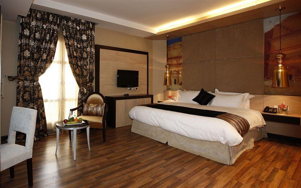 Grand Plaza Hotel - Takhasosi Эр-Рияд Экстерьер фото