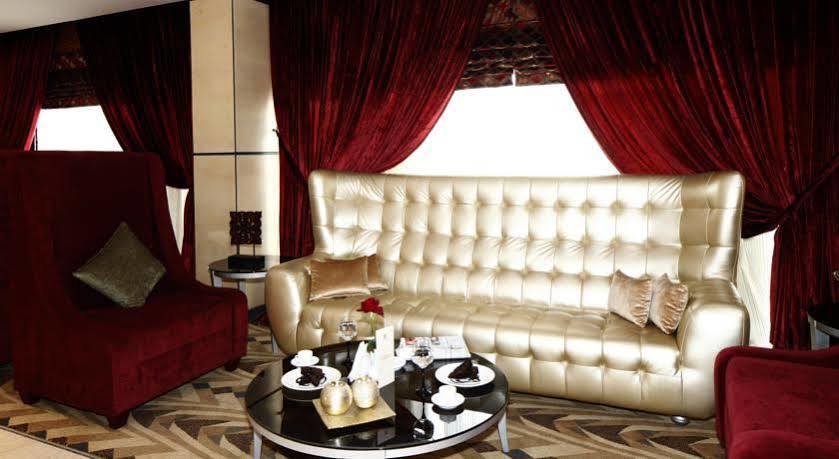 Grand Plaza Hotel - Takhasosi Эр-Рияд Экстерьер фото